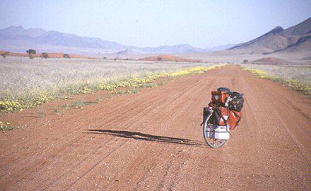 mit dem Fahrrad durch die Namib Wüste